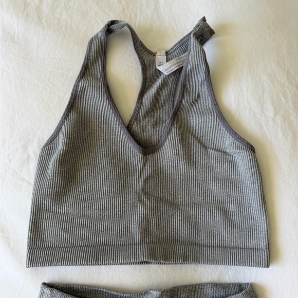 Free People Seamless Gray Ribbed Workout Set - Crop Top & High-Waist Shorts - Picture 2 of 3